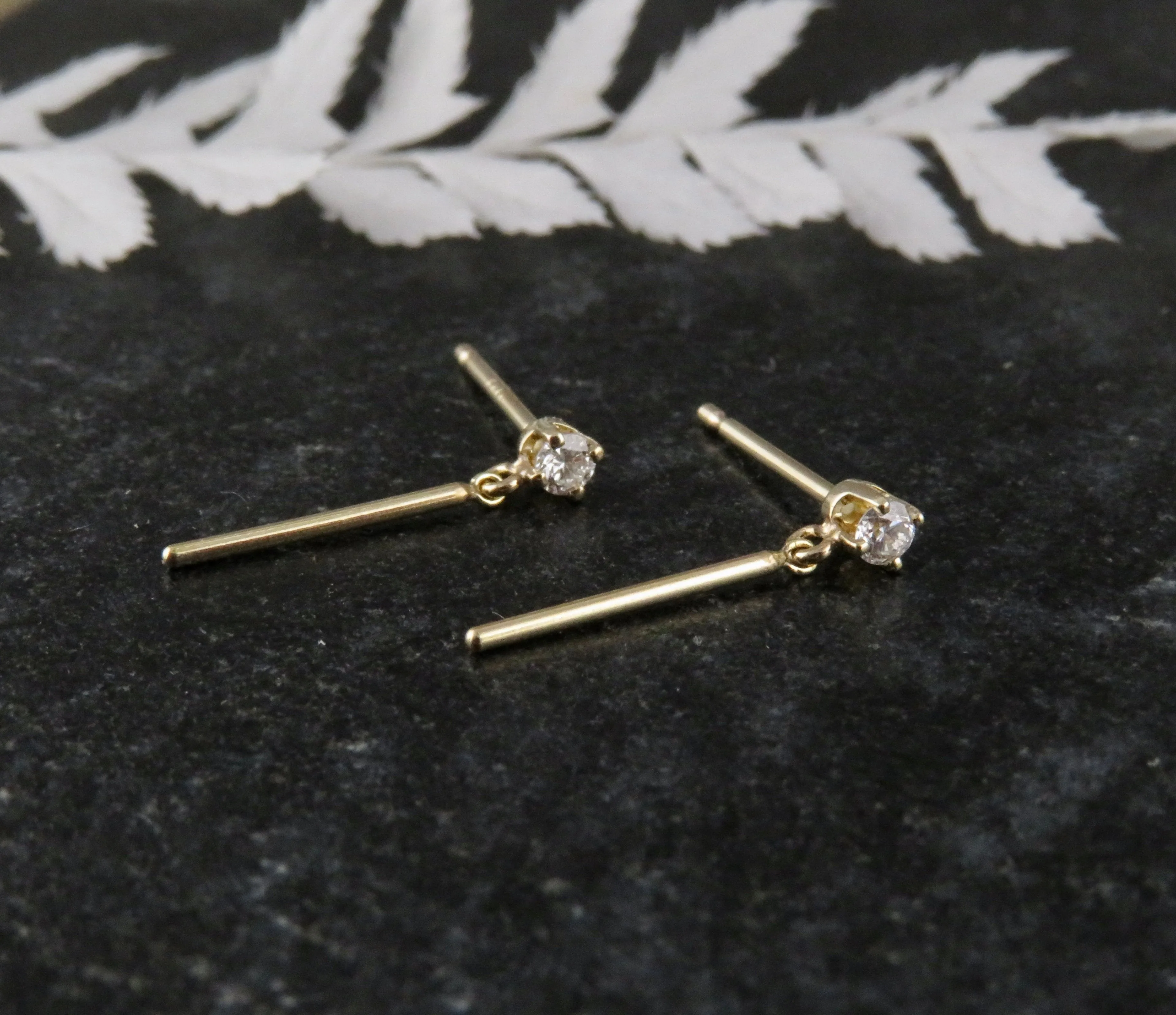 14k Gold Diamond Wisp Stud