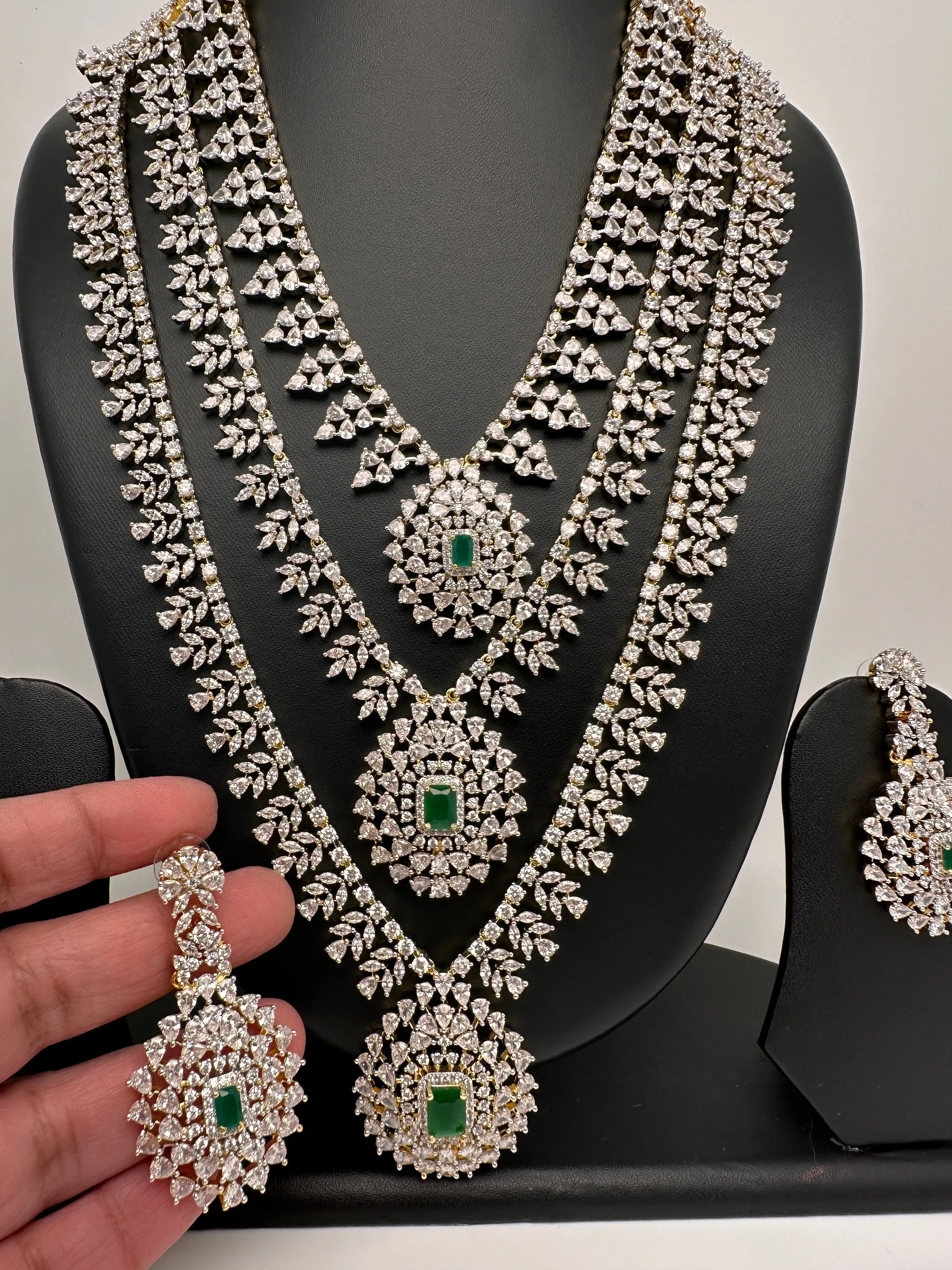 AD Diamond Finish Emerald Green Teen Lada Long  Necklace