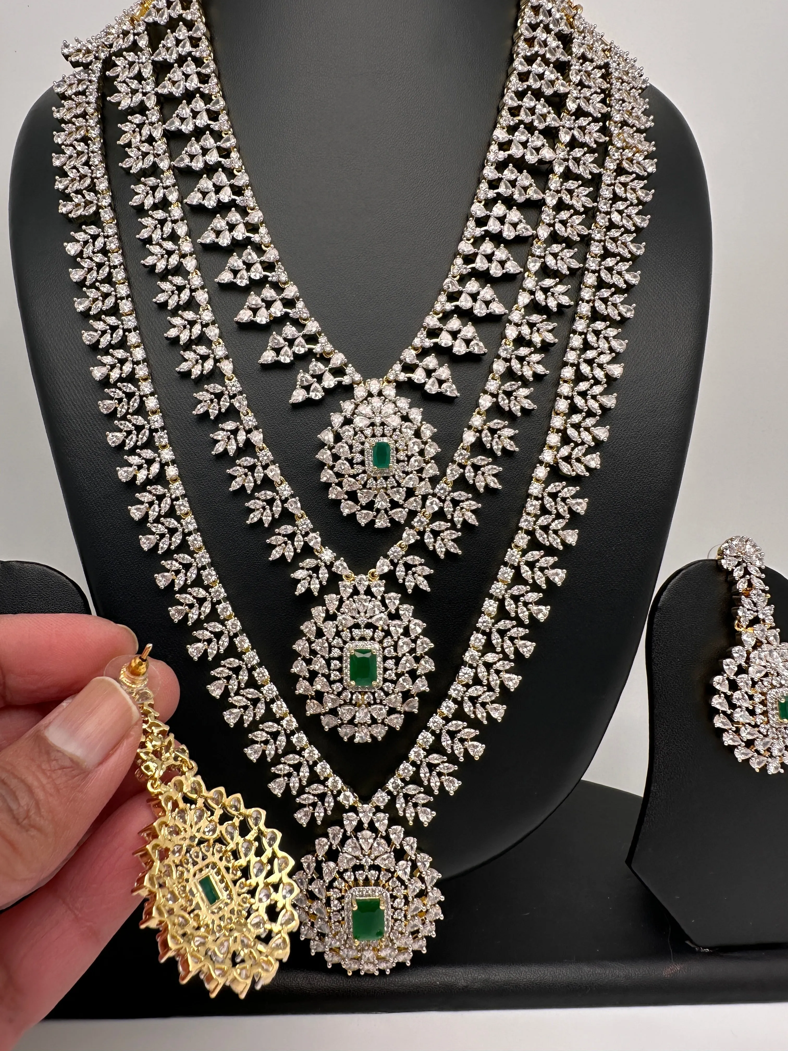 AD Diamond Finish Emerald Green Teen Lada Long  Necklace