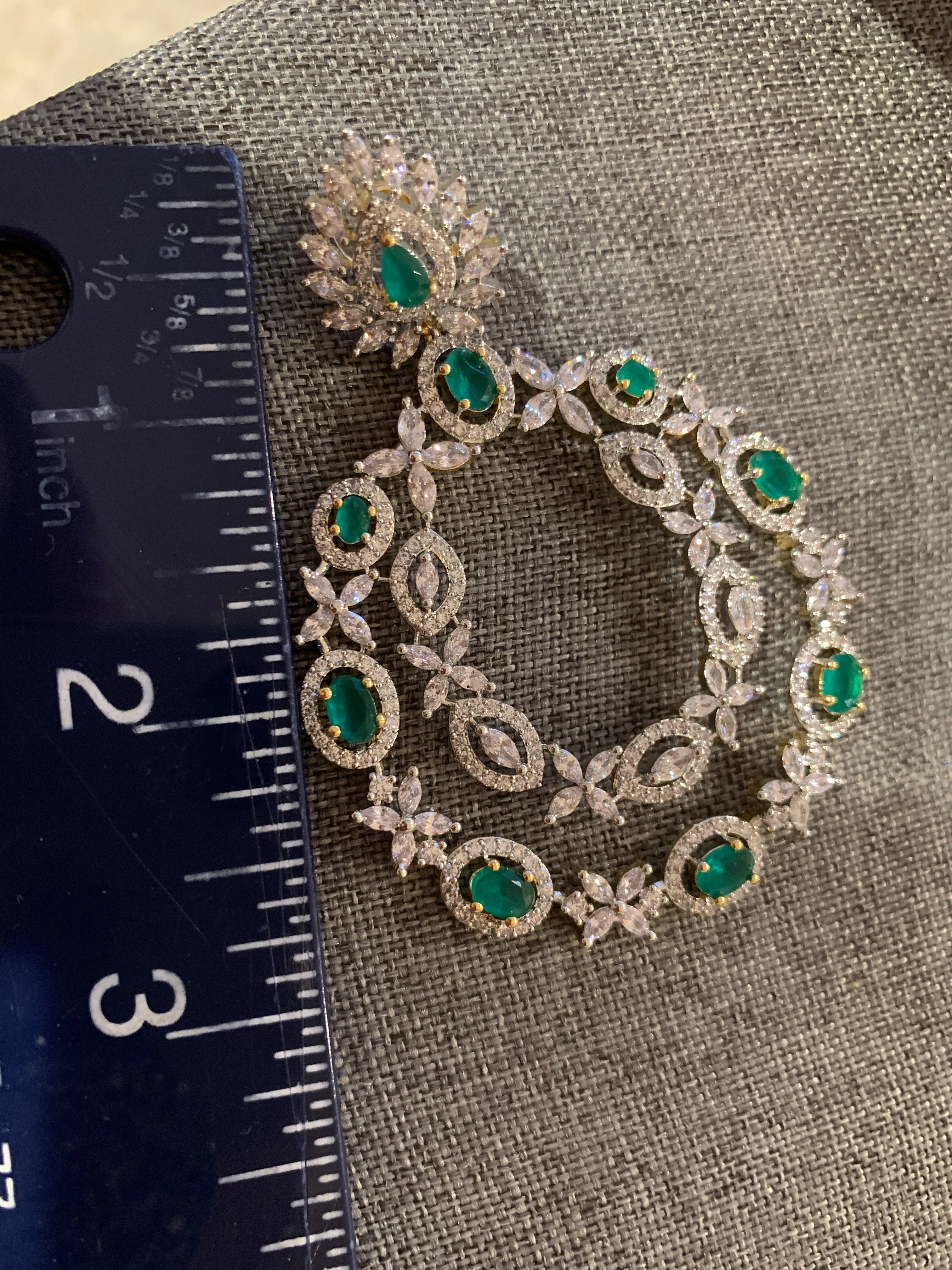 AD Emerald Green Stone Three Layer Short Necklace
