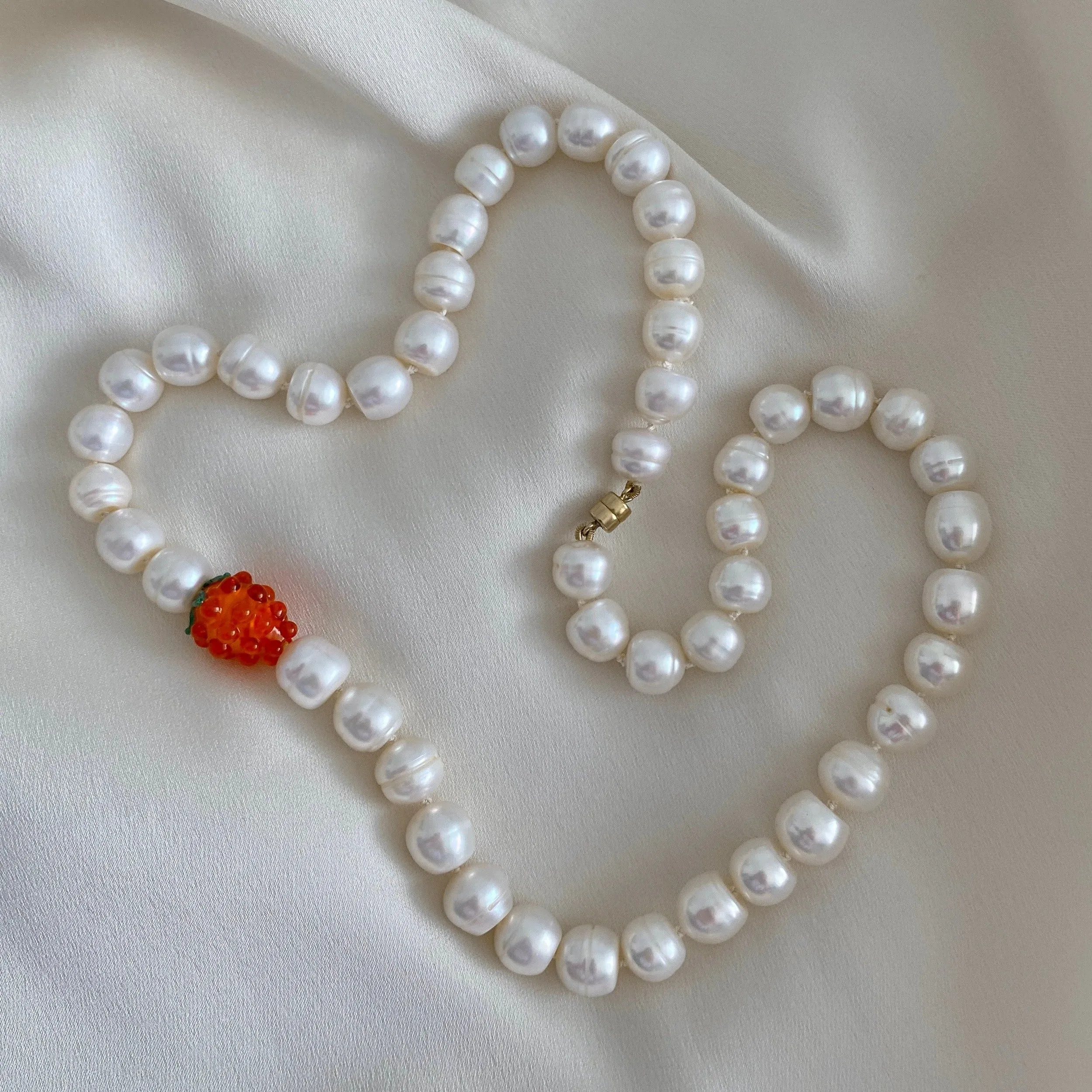 AMBER Pearl Necklace | Cloudberry