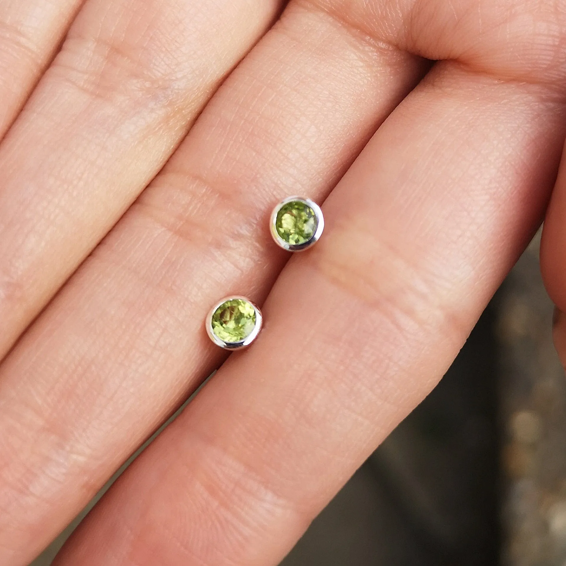 August Birthstone Stud Earrings (Peridot)