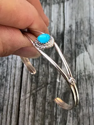 Delicate Navajo sterling silver and turquoise Bracelet