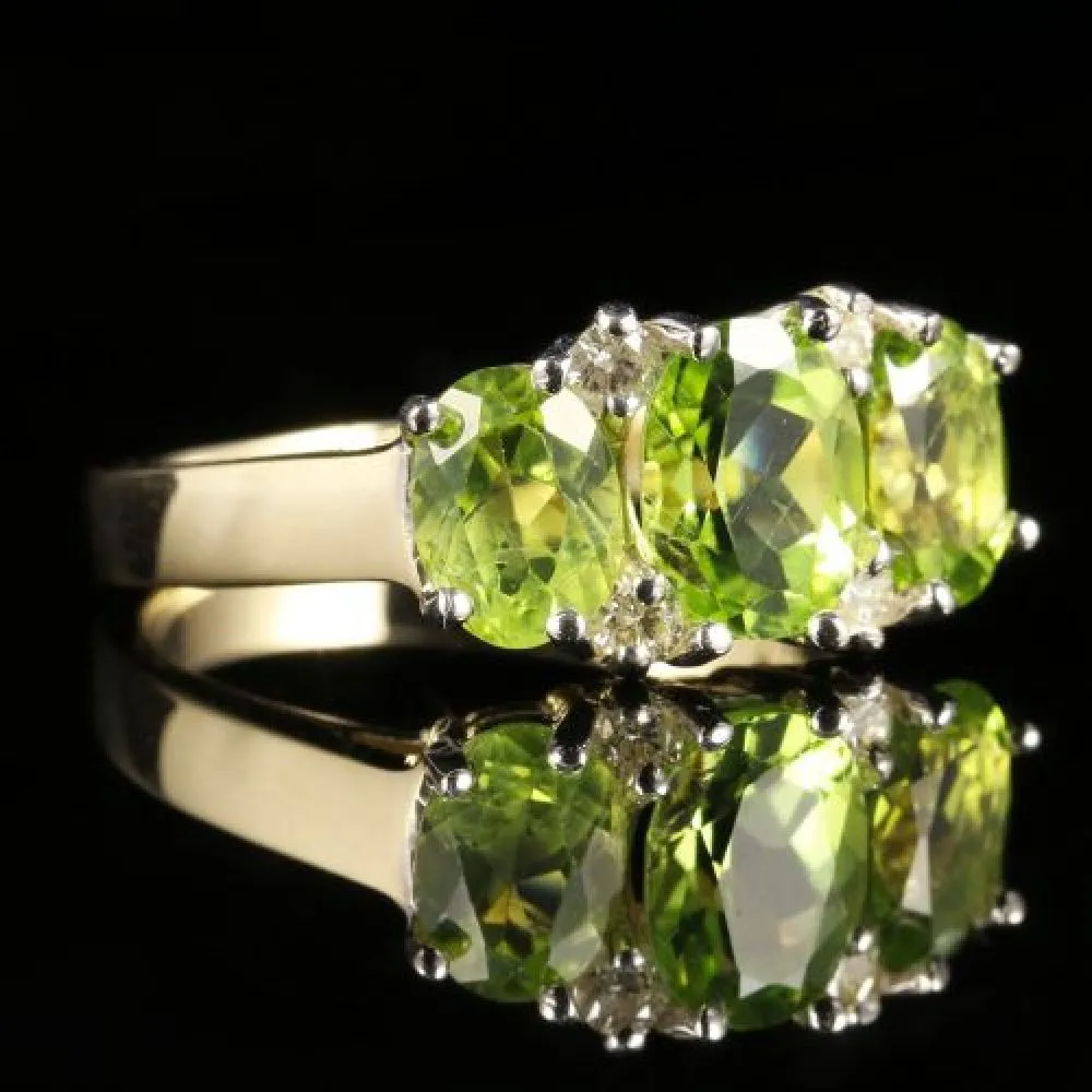 Peridot Diamond Trilogy Ring 3.10ct